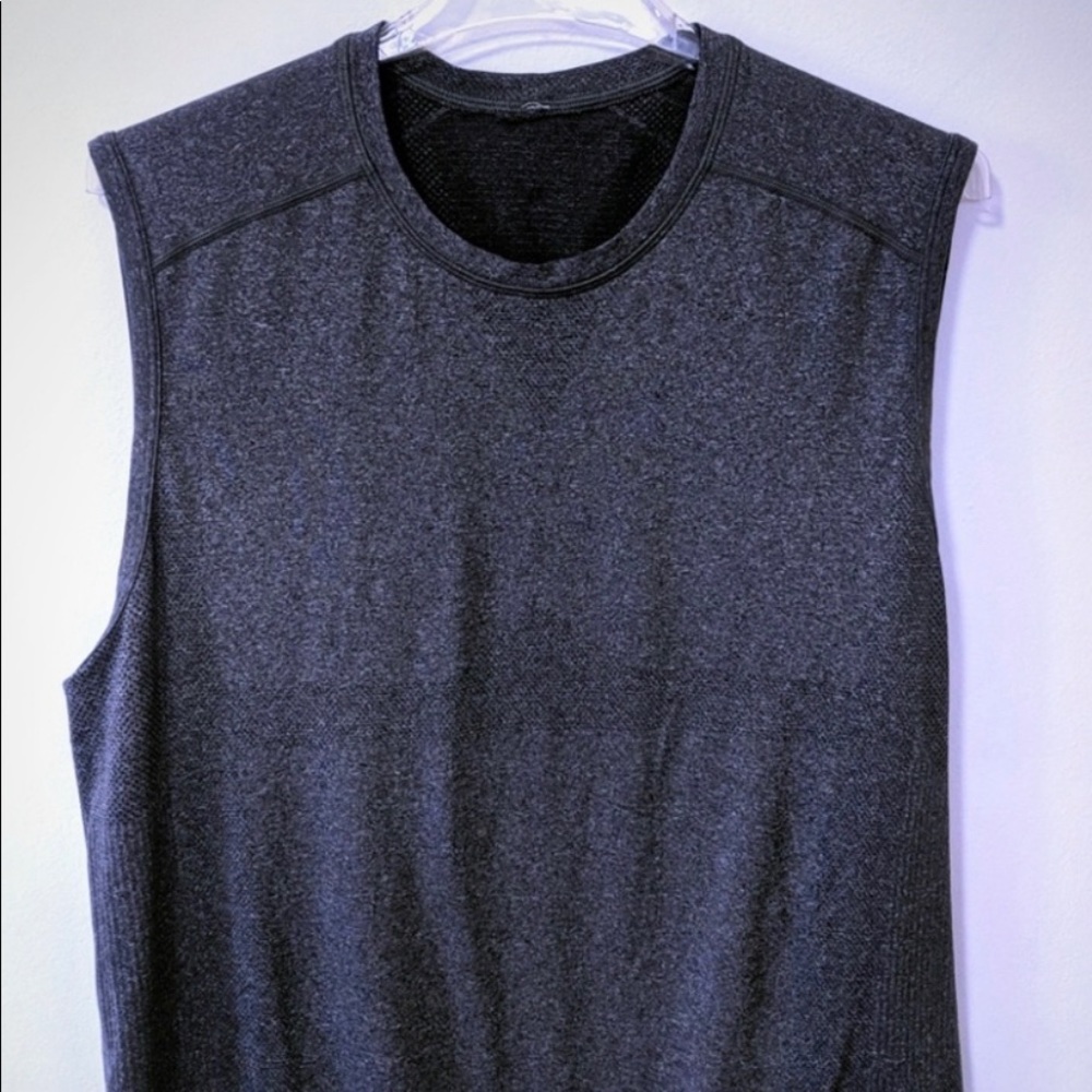 lululemon Muscle Tank *like new condition 🚨